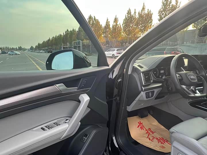 Фото 8 - Audi Q5L