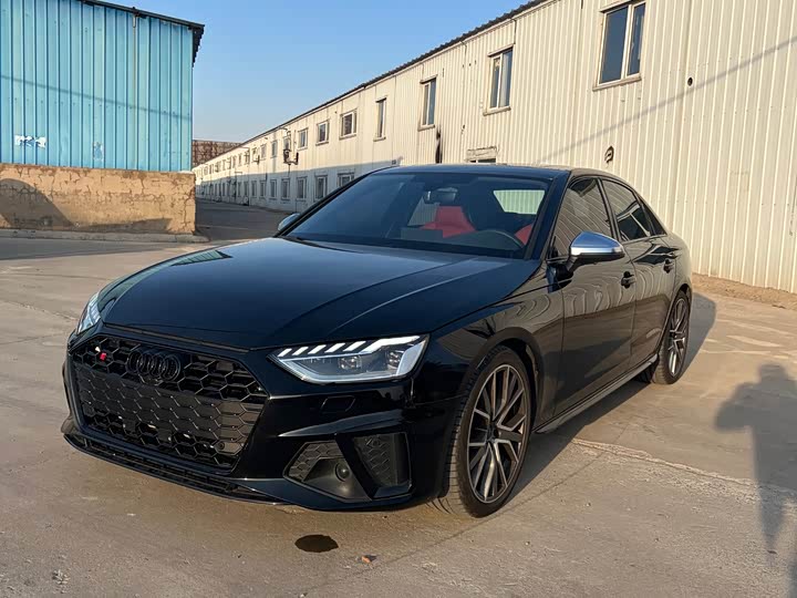 Фото 1 - Audi S4