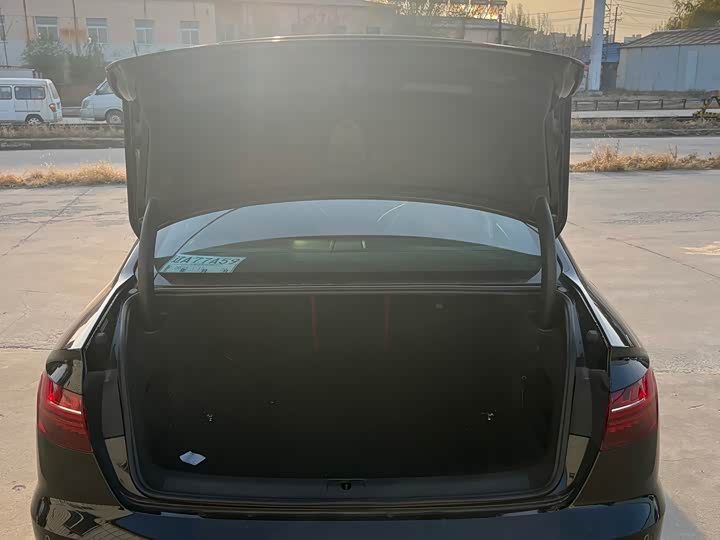 Фото 15 - Audi S4