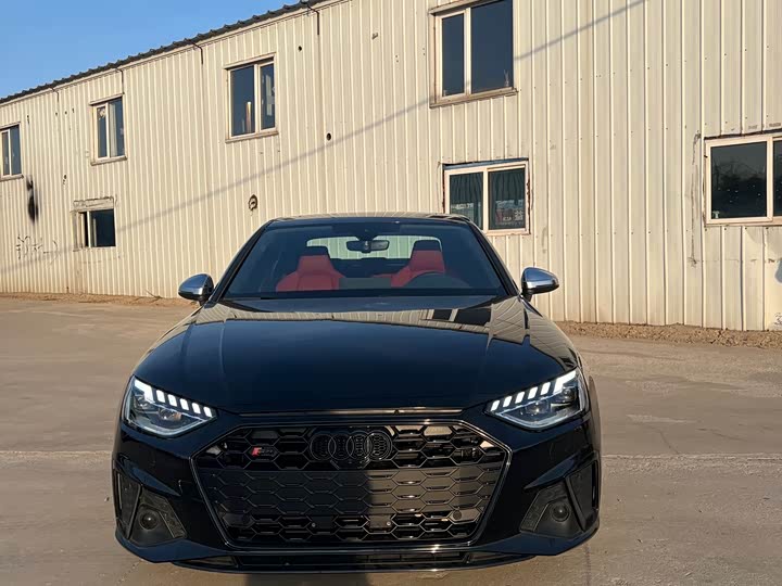 Фото 2 - Audi S4