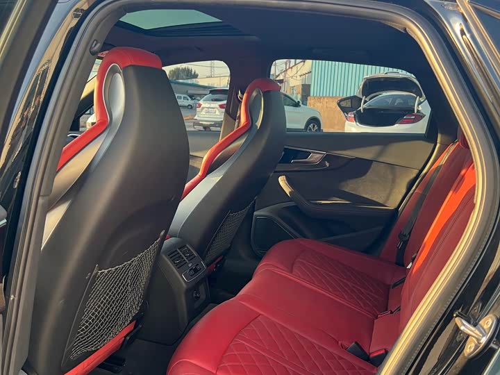 Фото 9 - Audi S4