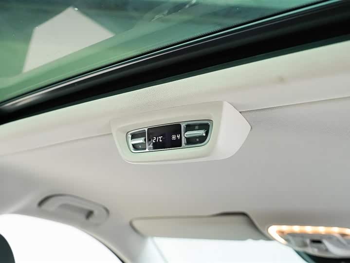 Фото 18 - Mercedes-Benz V-Class