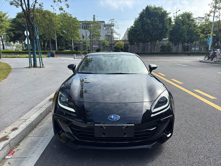 Фото 2 - Subaru BRZ