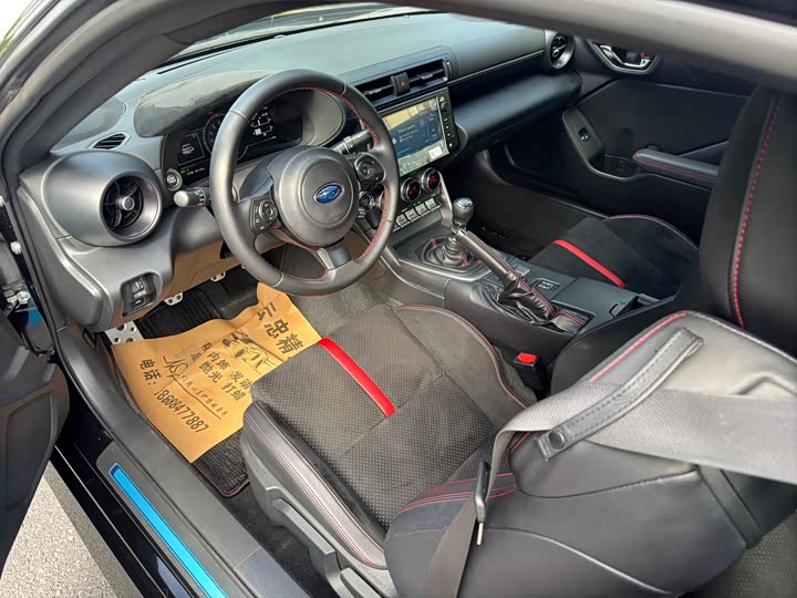 Фото 8 - Subaru BRZ