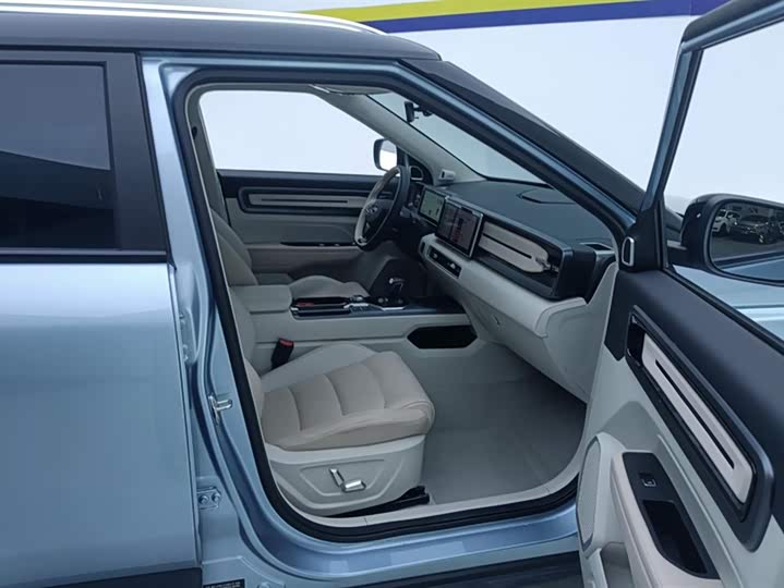 Фото 8 - Geely Icon