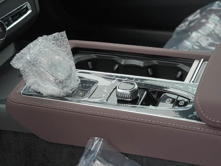 Фото 14 - Volvo S90