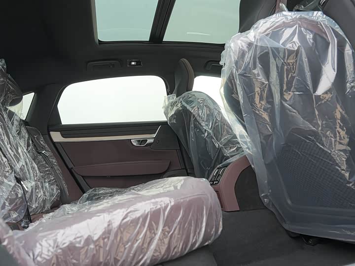 Фото 25 - Volvo S90