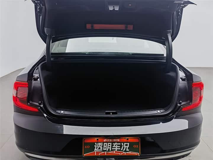 Фото 16 - Volvo S90