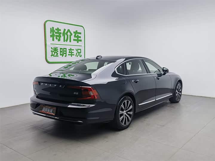 Фото 2 - Volvo S90