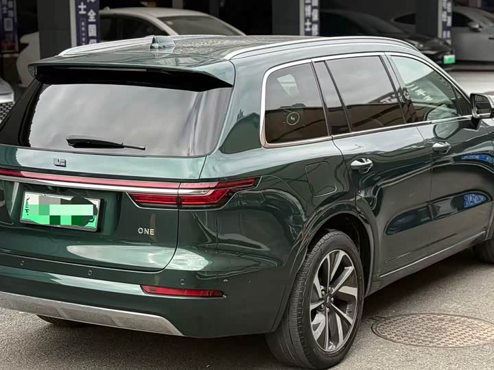 Фото 10 - LiXiang One