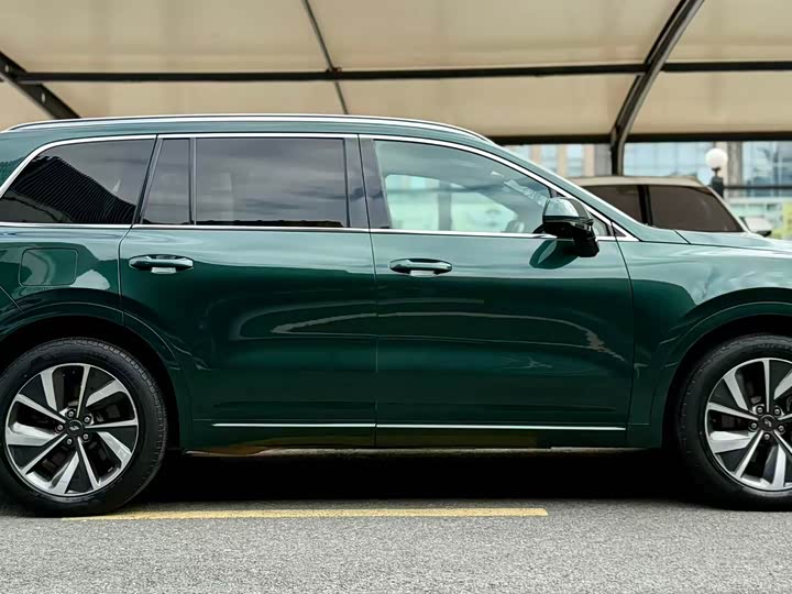 Фото 6 - LiXiang One