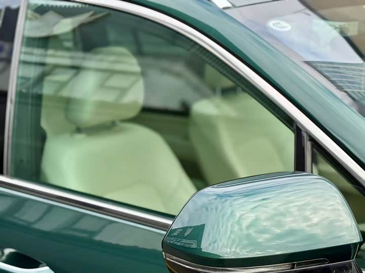 Фото 7 - LiXiang One