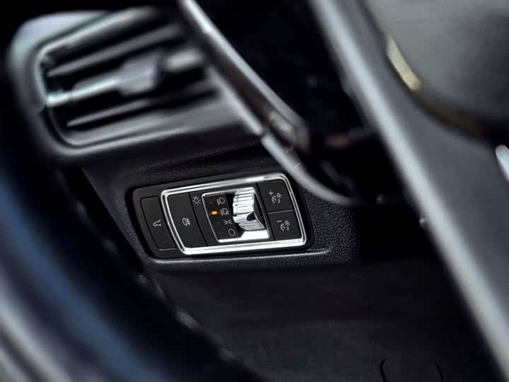 Фото 15 - Lincoln Corsair