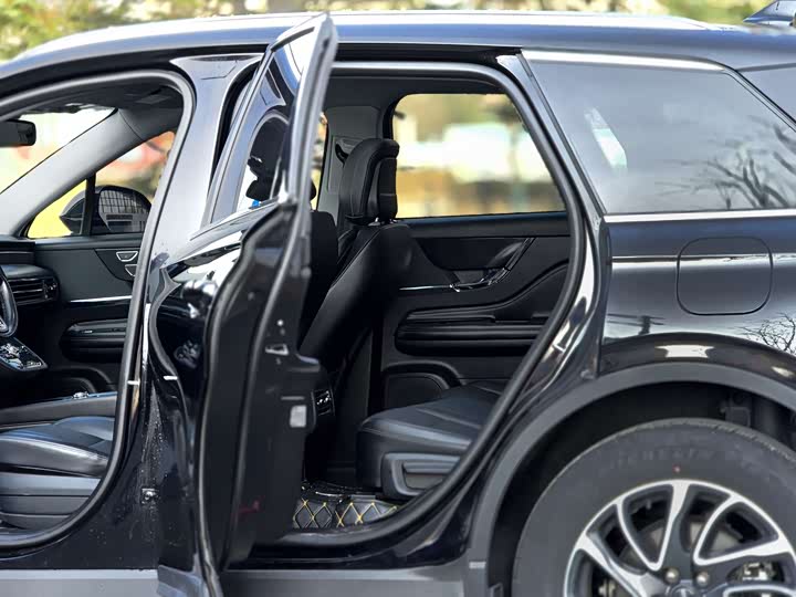 Фото 21 - Lincoln Corsair