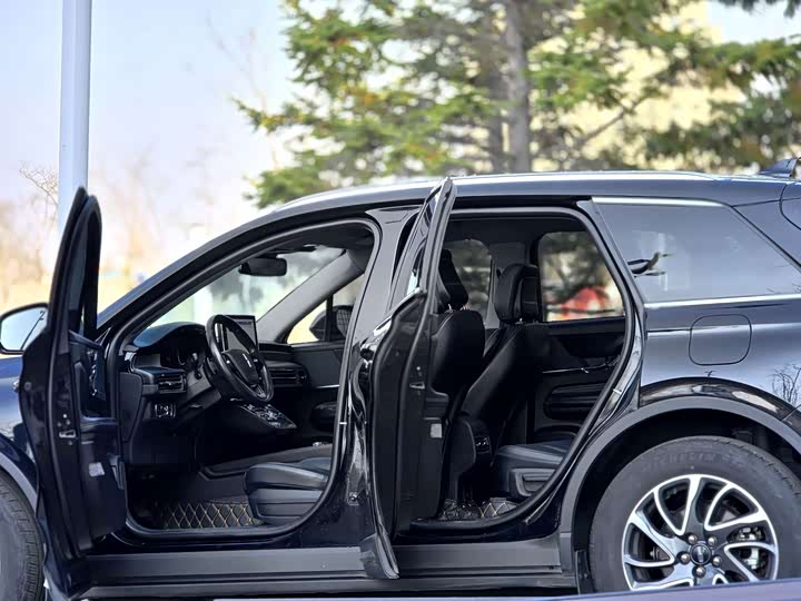 Фото 22 - Lincoln Corsair