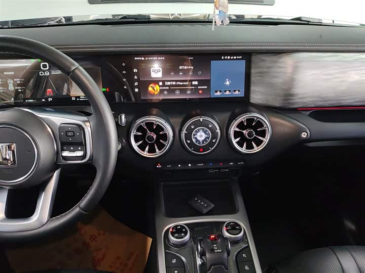 Фото 13 - Tank 300