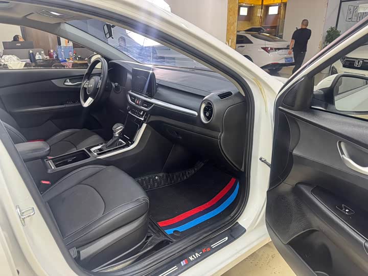 Фото 10 - Kia K3