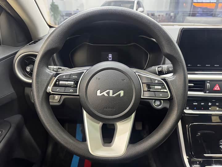 Фото 15 - Kia K3