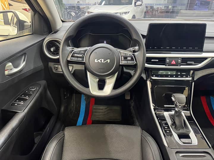 Фото 16 - Kia K3