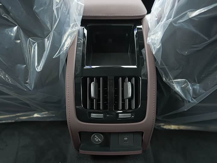 Фото 17 - Volvo S90