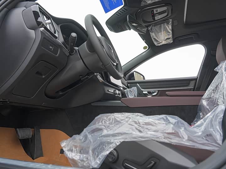 Фото 18 - Volvo S90