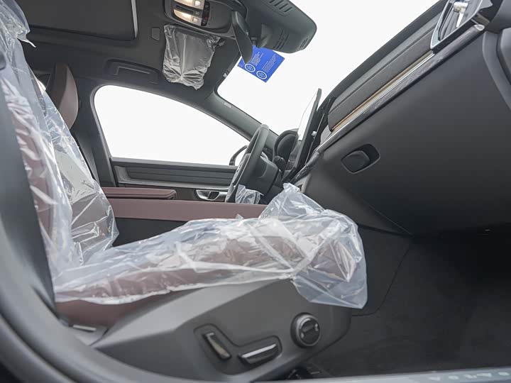 Фото 20 - Volvo S90