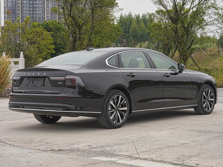 Фото 4 - Volvo S90