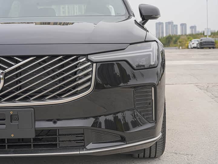 Фото 7 - Volvo S90