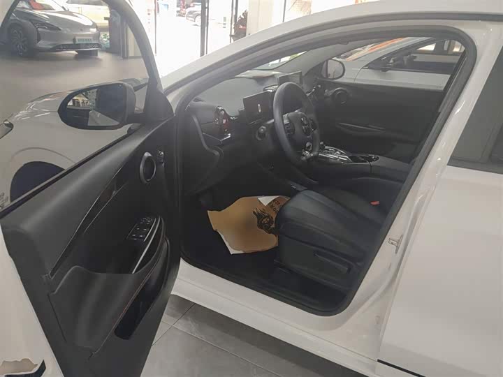 Фото 10 - BYD E2