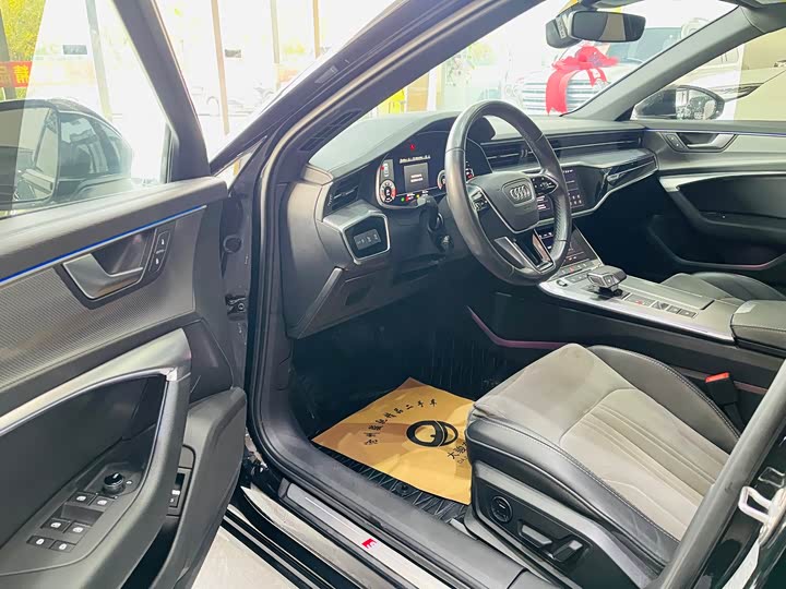 Фото 4 - Audi A6L