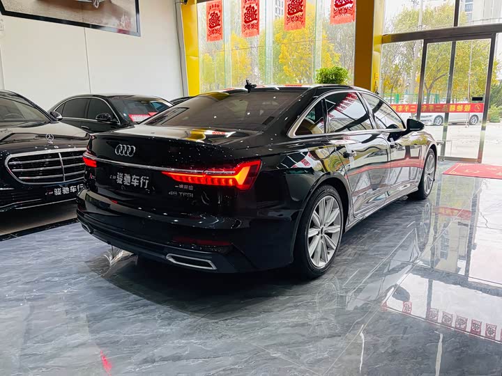 Фото 7 - Audi A6L