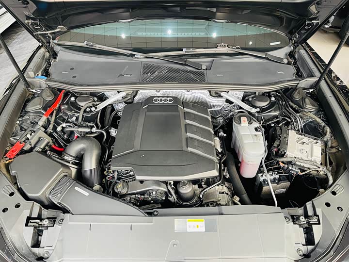 Фото 8 - Audi A6L