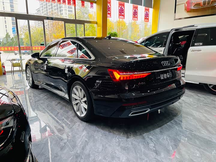 Фото 9 - Audi A6L