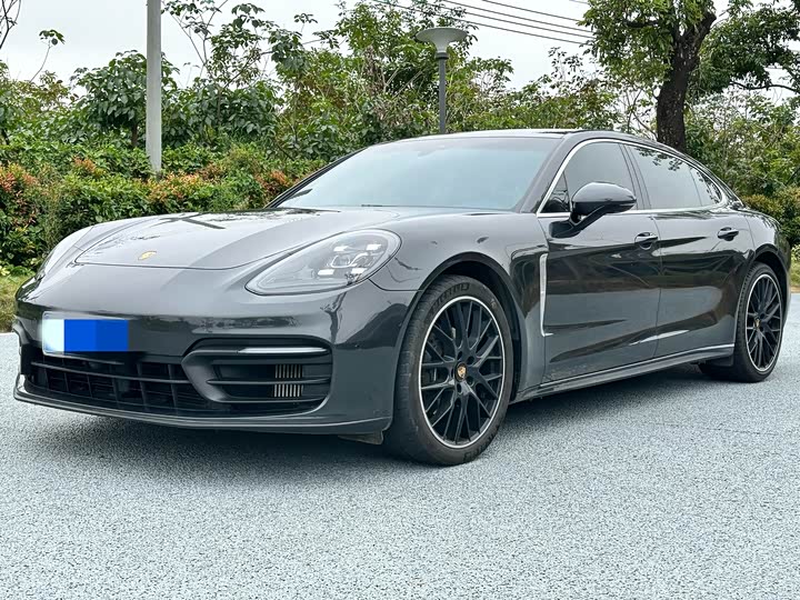 Фото 1 - Porsche Panamera