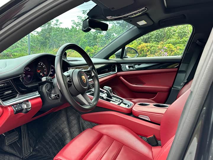 Фото 10 - Porsche Panamera