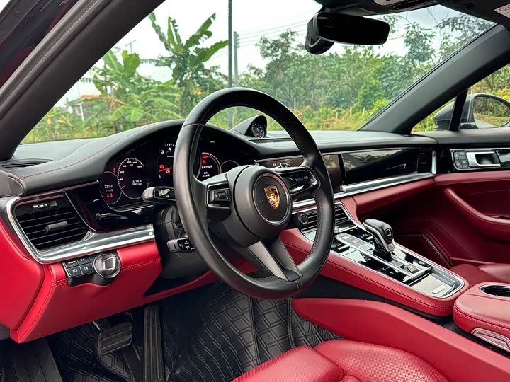 Фото 11 - Porsche Panamera