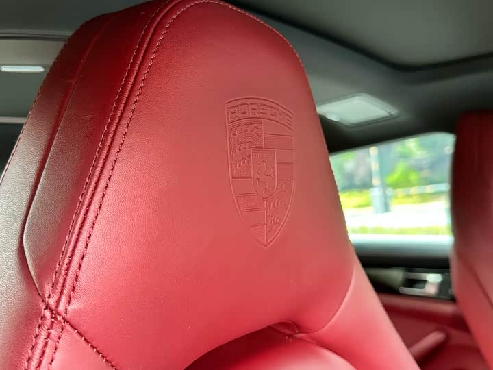 Фото 14 - Porsche Panamera