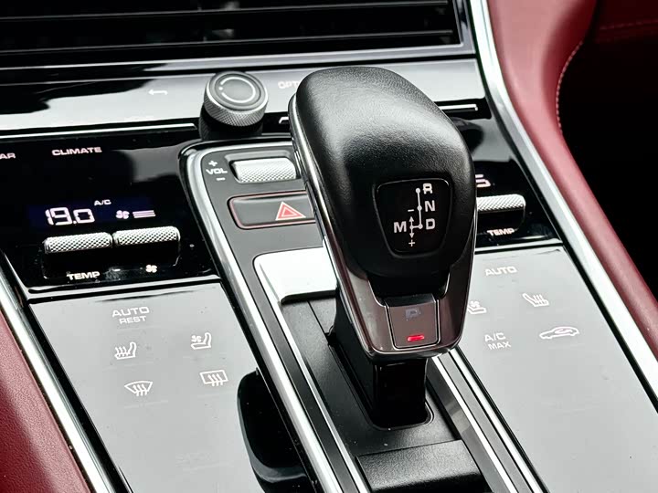 Фото 17 - Porsche Panamera