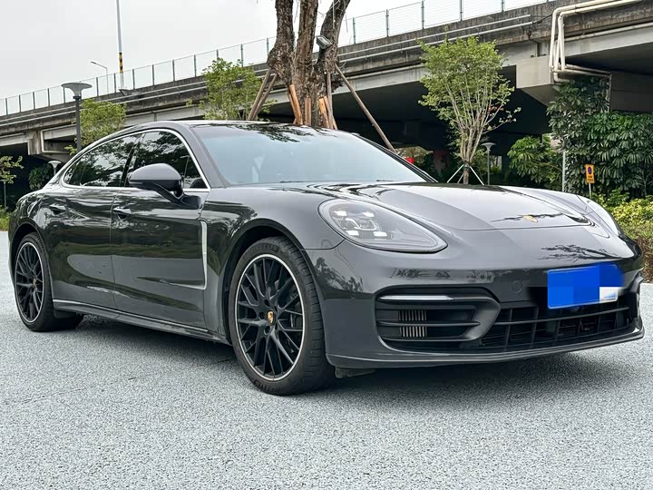 Фото 3 - Porsche Panamera