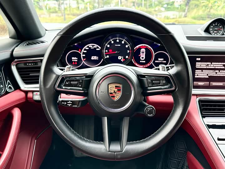 Фото 9 - Porsche Panamera