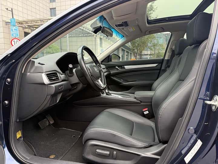 Фото 6 - Honda Inspire