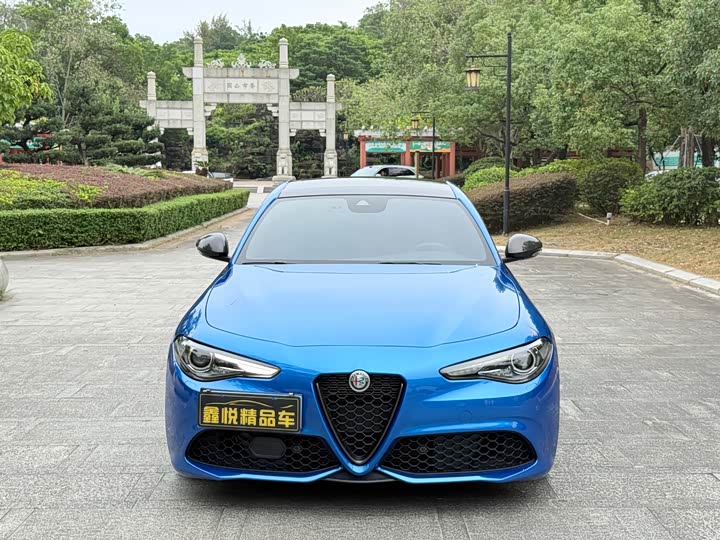 Фото 2 - Alfa Romeo Giulia