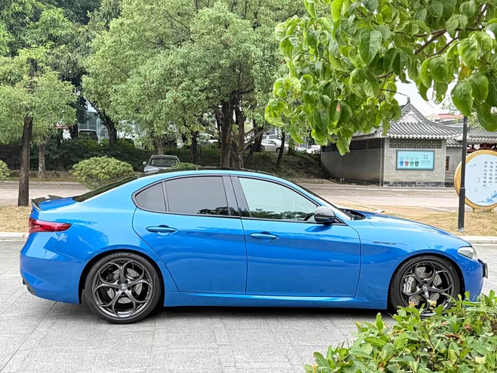 Фото 28 - Alfa Romeo Giulia