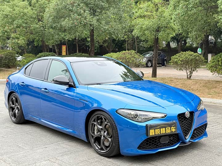 Фото 3 - Alfa Romeo Giulia
