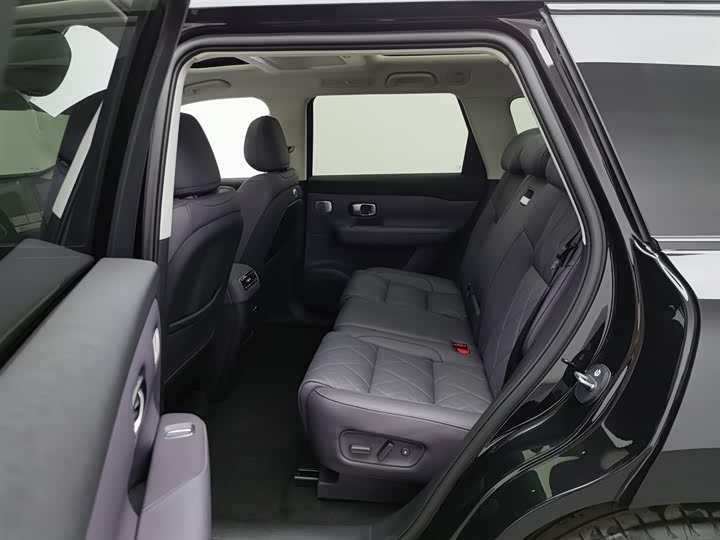 Фото 15 - Leapmotor C16