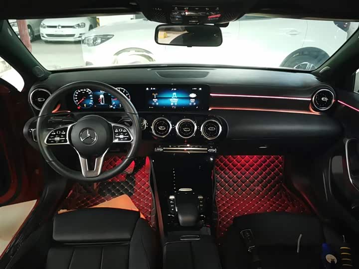 Фото 10 - Mercedes-Benz A-Class