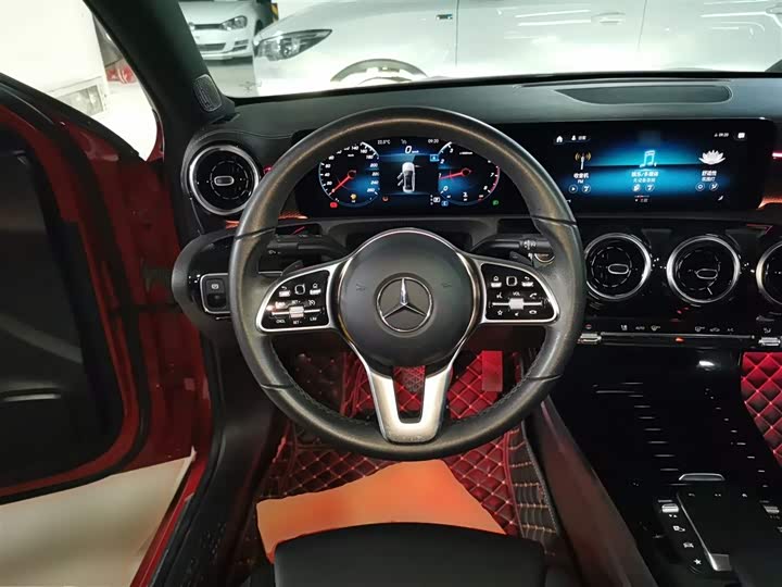 Фото 11 - Mercedes-Benz A-Class