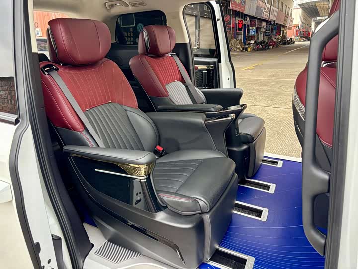 Фото 13 - GAC Trumpchi E9