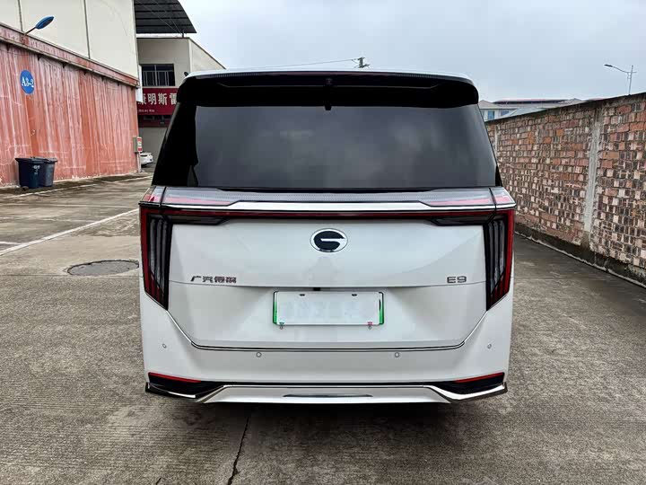 Фото 4 - GAC Trumpchi E9