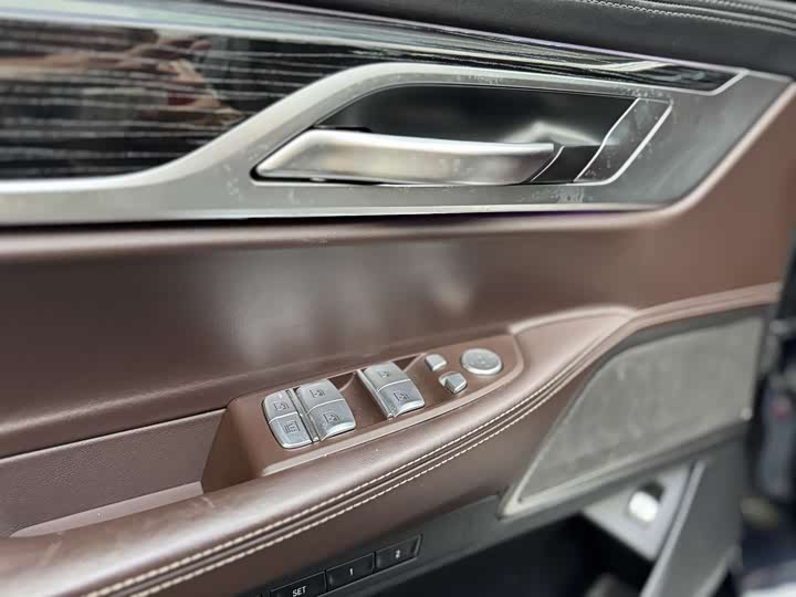 Фото 4 - BMW 7 Series